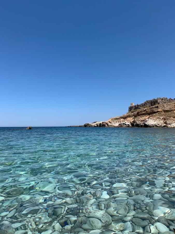 Casa Vacanza Tra Cielo E Mare กุสโตนาชี ภายนอก รูปภาพ