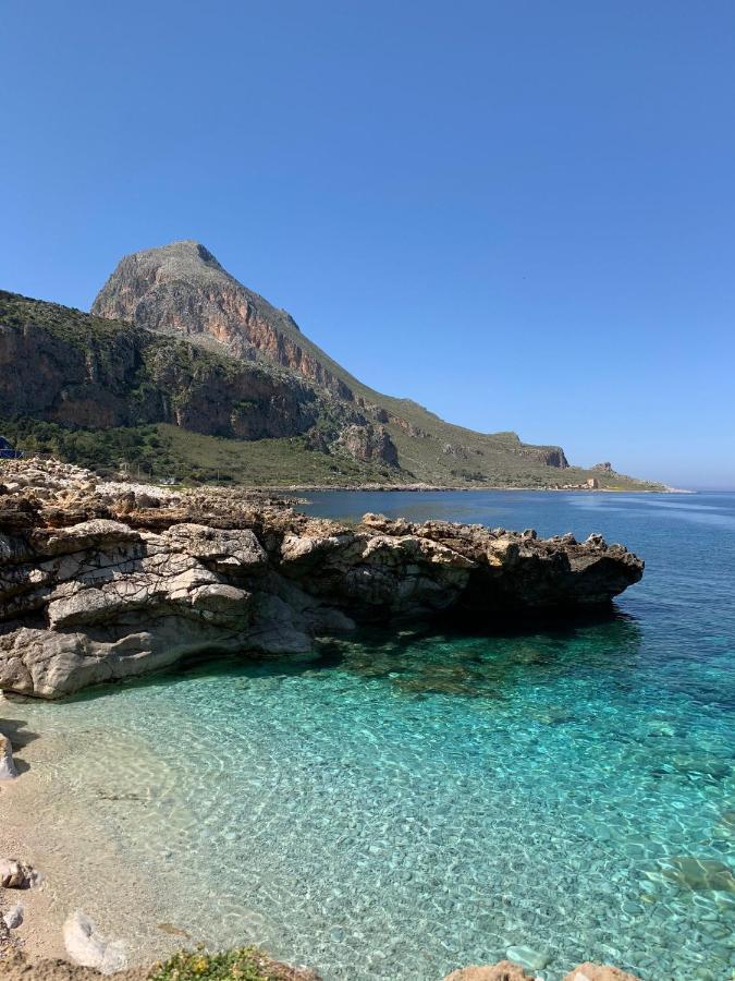 Casa Vacanza Tra Cielo E Mare กุสโตนาชี ภายนอก รูปภาพ