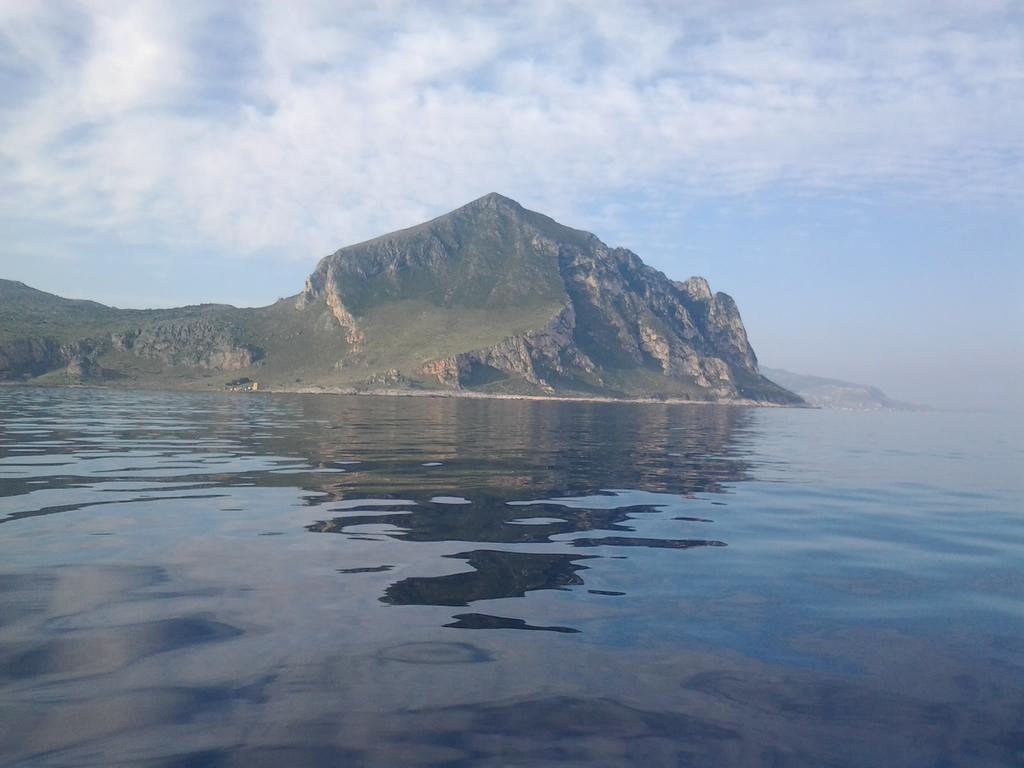 Casa Vacanza Tra Cielo E Mare กุสโตนาชี ภายนอก รูปภาพ