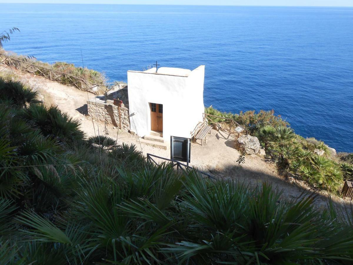 Casa Vacanza Tra Cielo E Mare กุสโตนาชี ภายนอก รูปภาพ
